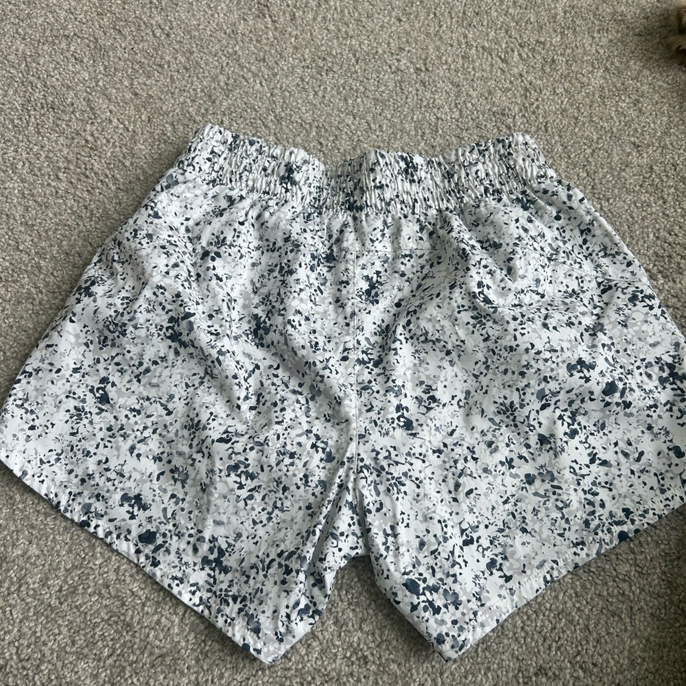 Athleta Women's Black and White Athletic Shorts - Picture 2 of 5